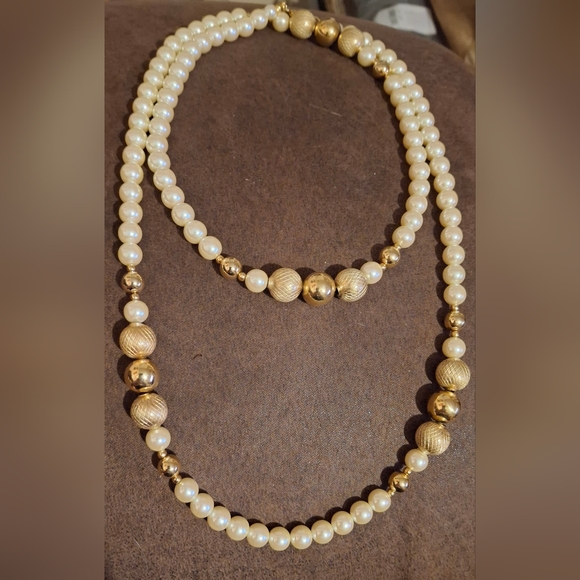 3 piece lot necklace faux pearl and goldtone and earrings nwt - Picture 7 of 8